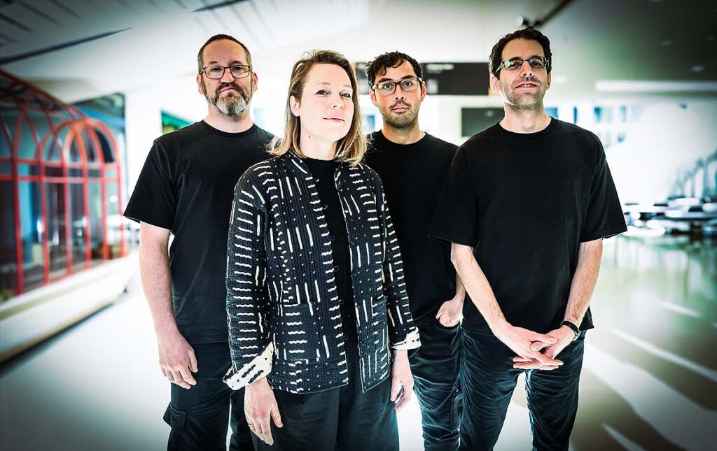 Die niederländischen Saxofonistin Tineke Postma beschert uns am Donnerstag, 17. Dezember, ein Wiederhören mit Bassist Robert Landfermann, der seit Jahren in Tinekes Band spielt, genauso wie der tschechische Gitarrist David Dorůžka sowie der holländische Drummer Tristan Renfrow. 